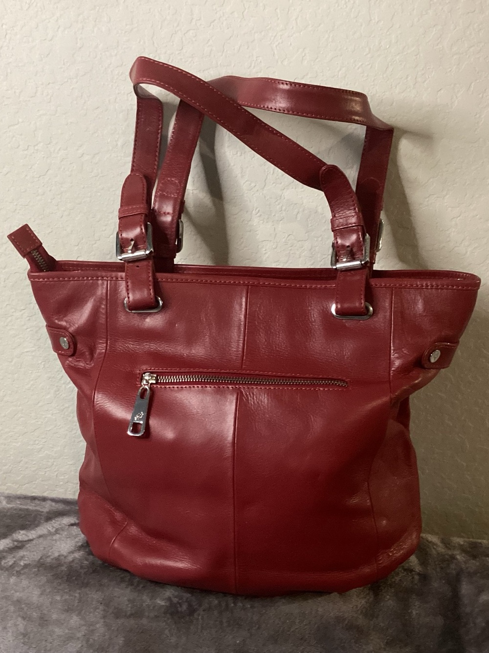 Red Leather Tote and Wallet Set - Women's Handbag - Picture 2 of 16